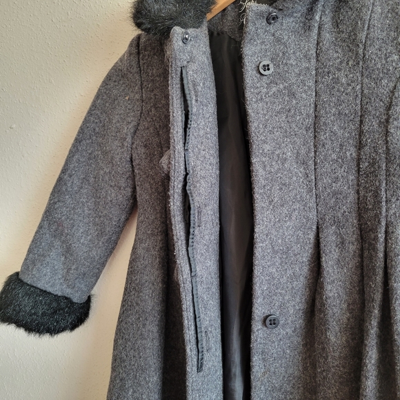 Saks Fifth Avenue Girls Dark Grey Wool Faux Fur Dressy Lined Coat Size 6x - Picture 5 of 7